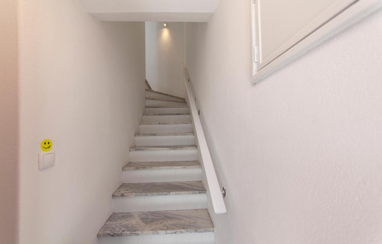 B48 - Olive Tree Street 2 Bed Flat Daire Lagos Dış mekan fotoğraf