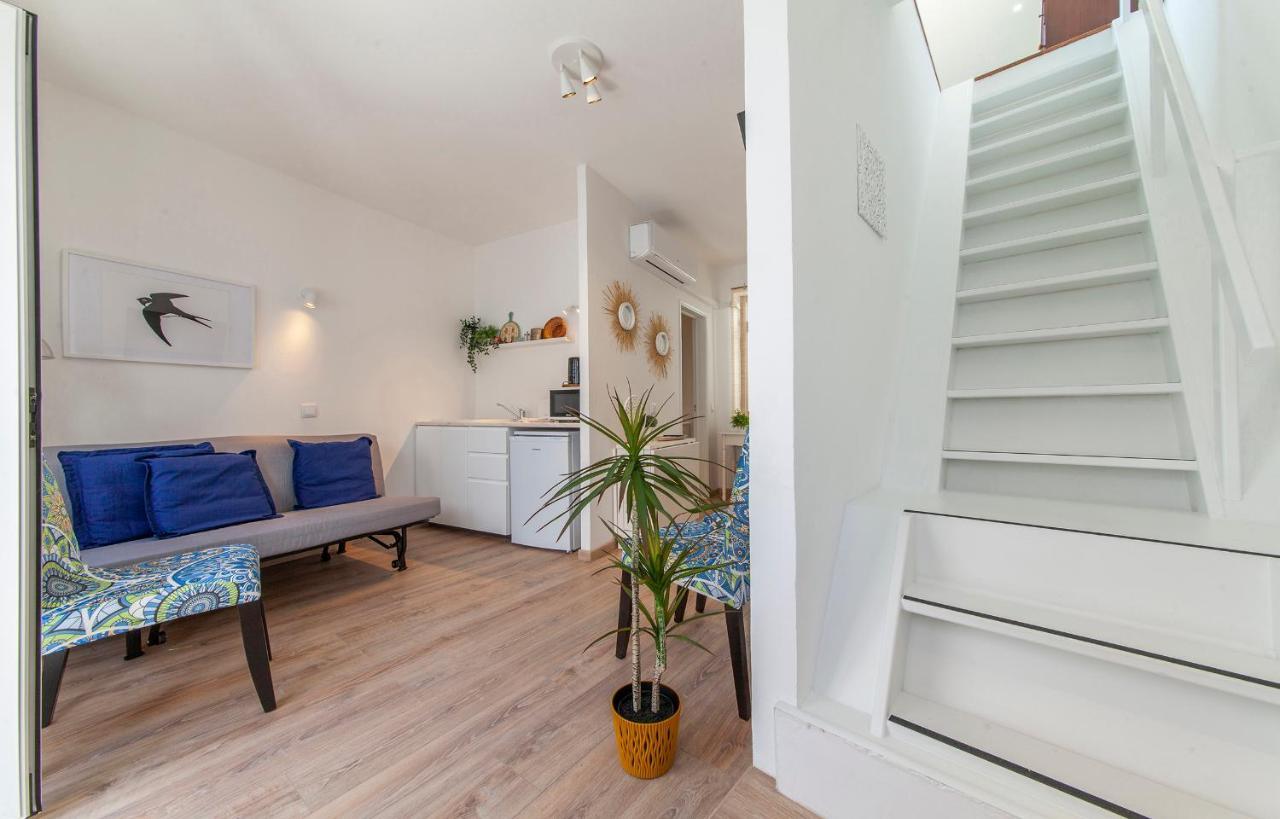 B48 - Olive Tree Street 2 Bed Flat Daire Lagos Dış mekan fotoğraf